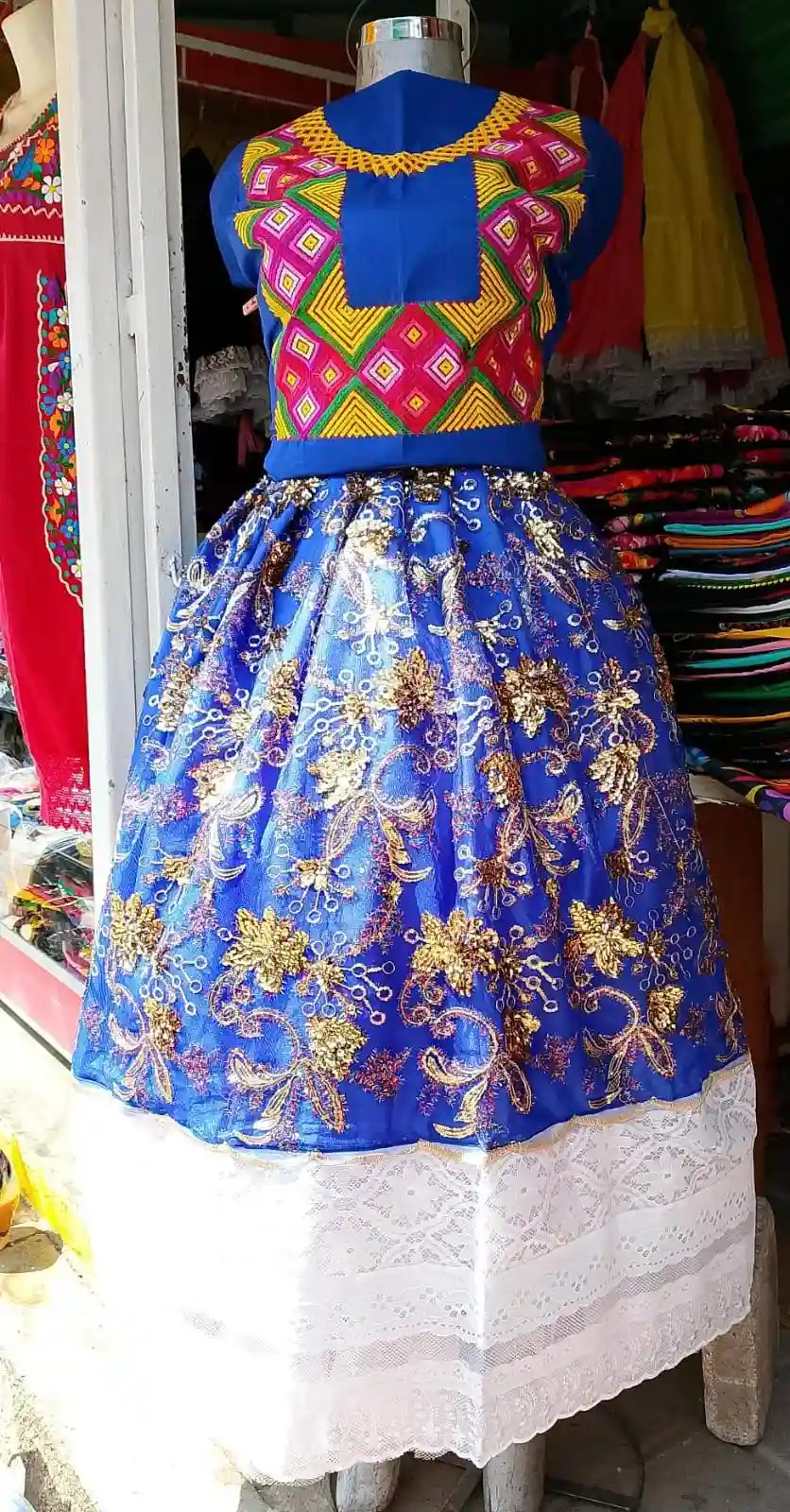 Coordinado de olán bordado