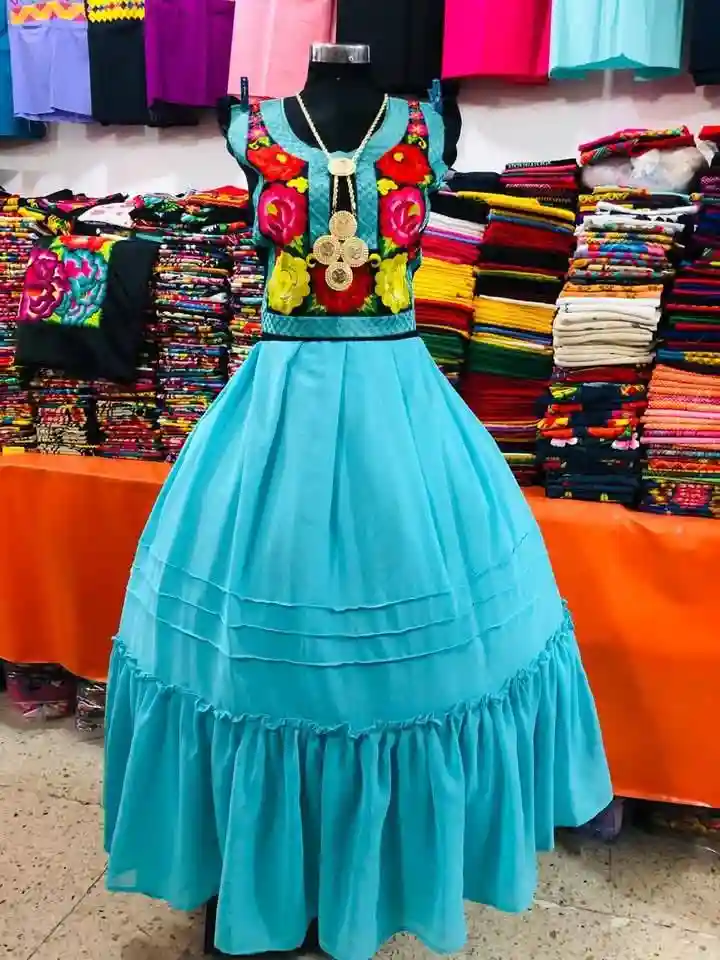 Enagua con huipil combinado artesanal