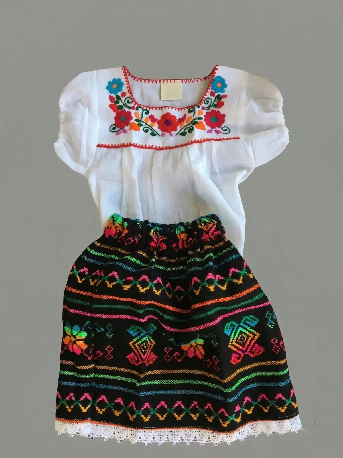 Traje regional infantil del Istmo en cuarta vista