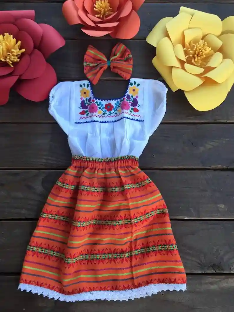 Traje regional infantil para niña